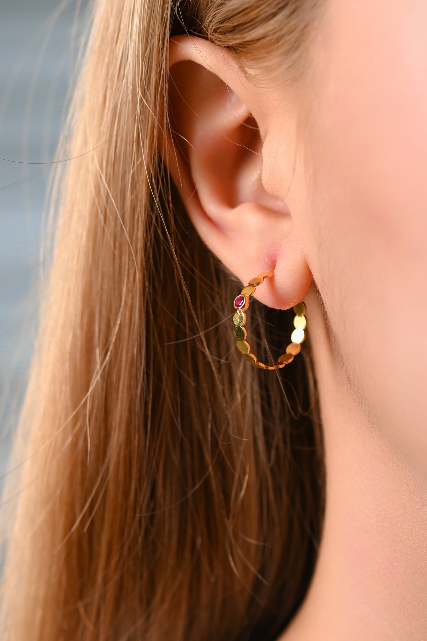 STONE CIRCLE C-HOOP EARRINGS