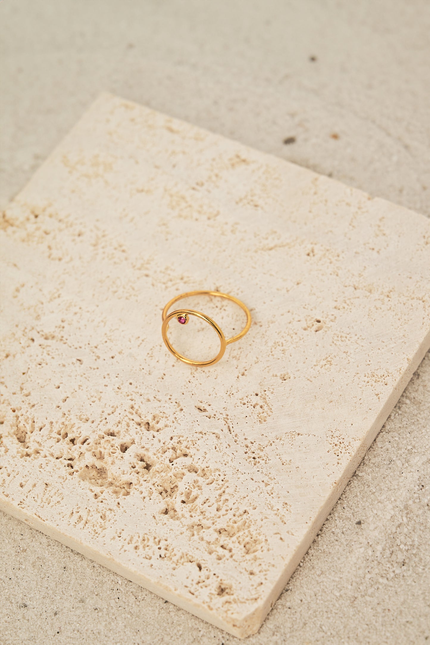 DOTTIE STONE CIRCLE RING