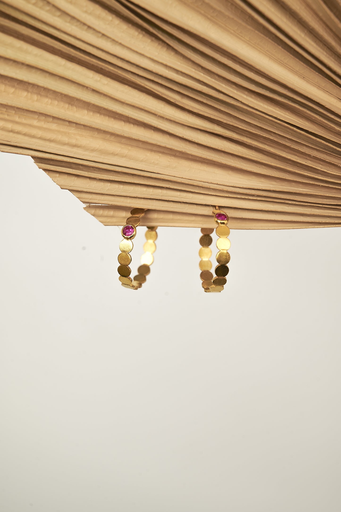 STONE CIRCLE C-HOOP EARRINGS