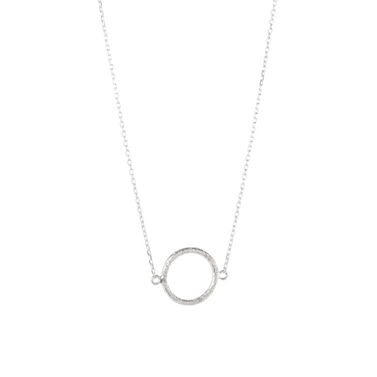 HAMMERED CIRCLE NECKLACE